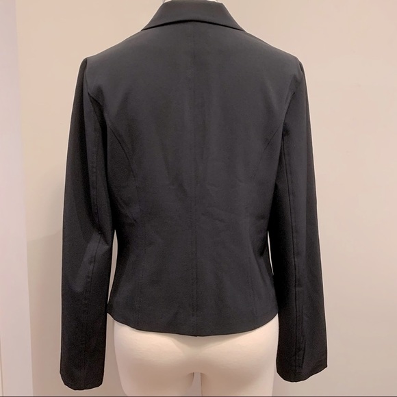 Margaret M Women’s Black Lightweight Buttoned Blazer Suit Jacket, Size 6 - Picture 3 of 8